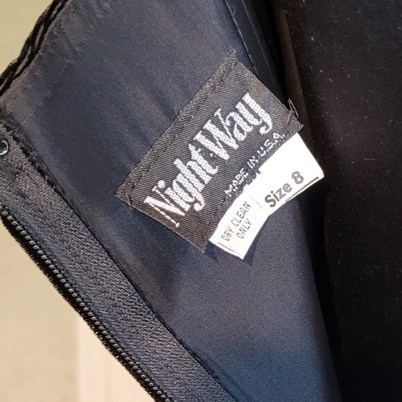 Night Way Size 8 Black Velvet Left Leg Slit Floor Length Strapless Gown - Picture 6 of 6